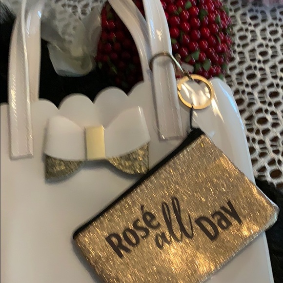 🔥Very stylish Gift bag with coin-pouch bonus! - Picture 4 of 8